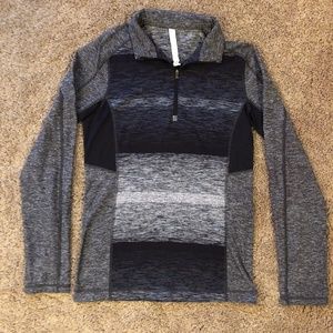 Lululemon For the Chill of It 1/2 Zip sz Small EUC